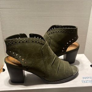Olive Sonoma shoes